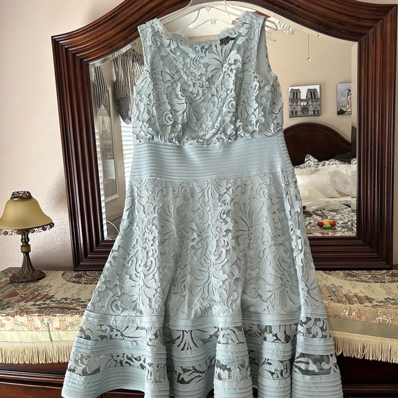 Tadashi Shoji Mother of Bride size 16 below knee dress. - Picture 2 of 7